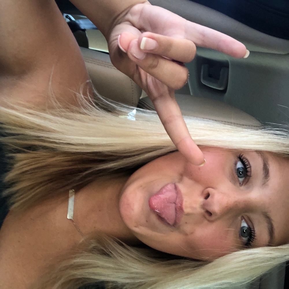 Meet your Posher, Abby